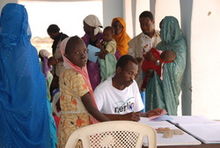 Patients queue to see a doctor in South Sudan. Merlin Darfur.jpg