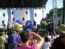 Mr. Lunt, Pa Grape, and Larry the Cucumber at the Celebrate Freedom 2007 concert Veggie Tales - Conyers.jpg