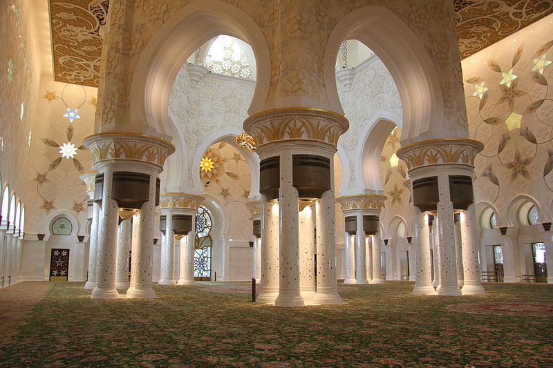 File:Interior of Main Hall in Sheik Zayed Mosque.jpg