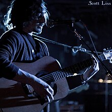 Scott Liss, 1 Aralık 2007'de Asbury Park, New Jersey'deki The Stone Pony'de performans sergiliyor.