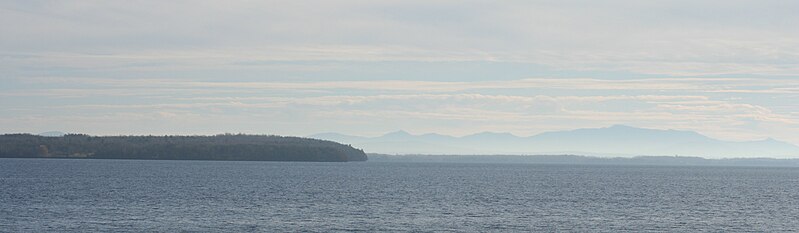 File:Isle La Motte and Mt Mansfield.JPG