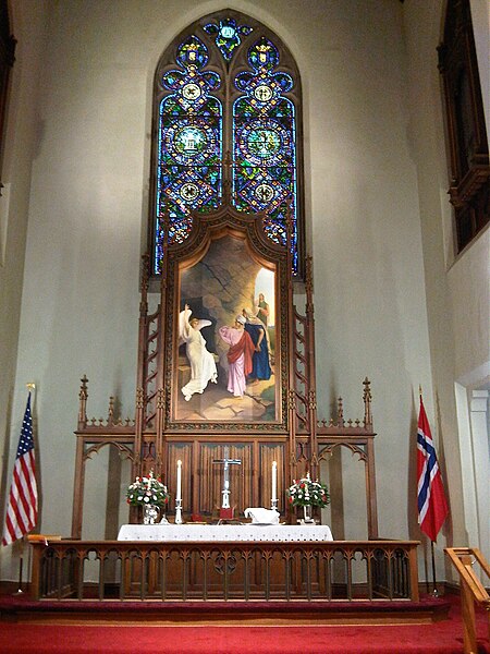 File:Mindekirken Altar.jpg