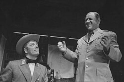 Cyril Ritchard ve Eddie Mayehoff VtaSP.jpg