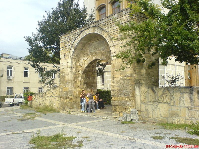 File:Entrance.UMF.Iasi.Romania.JPG