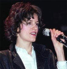 Patty Donahue (1956-1996) onstage 1982.jpg