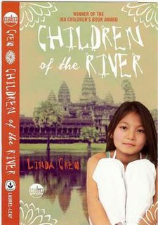 <i>Children of the River</i> book by Linda Crew