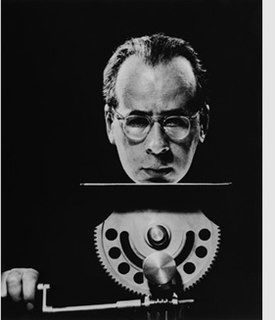 image of Philippe Halsman from wikipedia