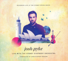 Josh Pyke.png tarafından Sidney Opera Binası'nda canlı yayın