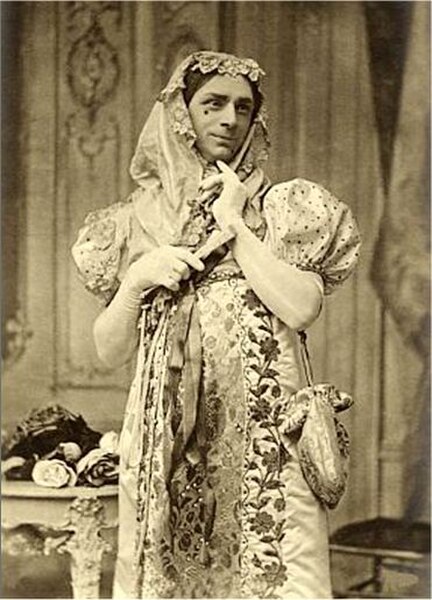 Huntley Wright as Barry, disguised as Edna