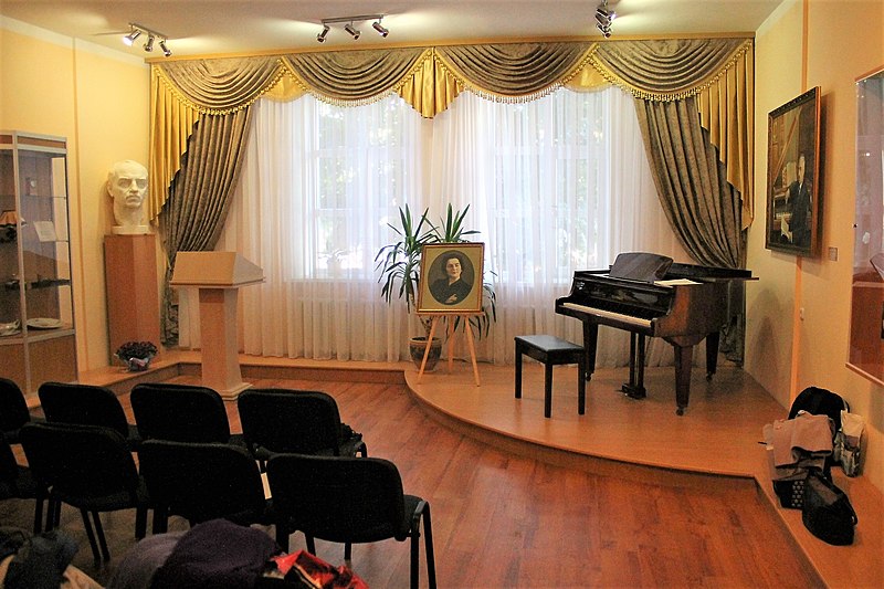 File:The Lyatoshynsky Room in the Music School, Zhytomyr.jpg