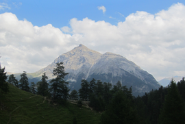 Piz Mezzaun from Engadin.png