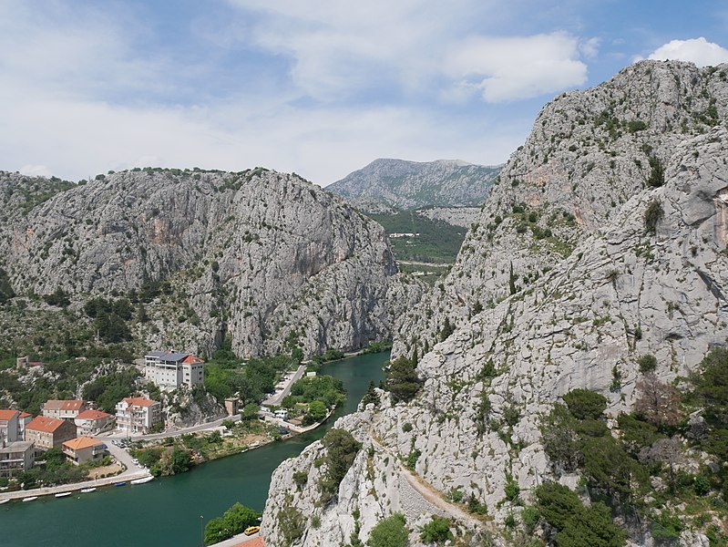 File:River Cetina Canyon.jpg