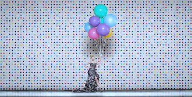 Damien Hirst's reference seen throughout the music video