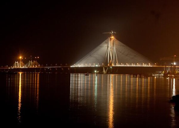 Bandra–Worli Sea Link across Mahim Bay