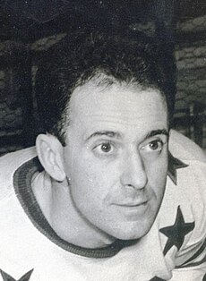 Hockey player bob walton2.jpg