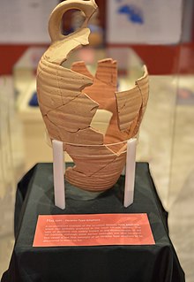 Fragments of a 10th century Otranto-type amphora, found in Hal Safi, Malta. Such pottery finds confirm continued trade links with Byzantine Southern Italy well into the Arab period. 10th century Otranto-type amphora, found in Hal Safi, Malta.jpg