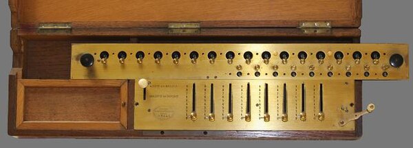 Front panel of a Thomas arithmometer with its movable result carriage extended