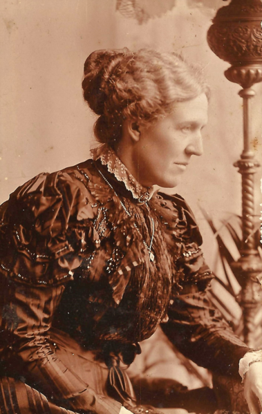 File:Kathleen Lyttelton circa 1898.png