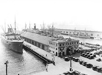The Broadway Pier as it appeared in 1913. It has been remodeled at least twice since, in the 1970s and again in 2010. BroadwayPier1913.jpg