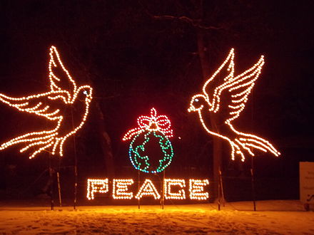 Christmas in the Park light display at Oak Park in 2012 ChristmasintheParkMinot.jpg