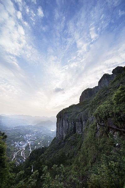 File:Yu-zhen Peak two.jpg