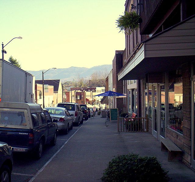 File:Downtown Whitesburg Kentucky.JPG