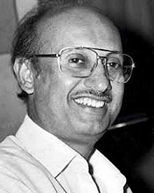 Muž Mohan Desai.jpg