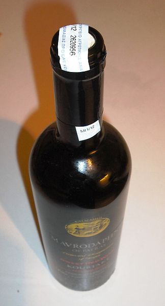 File:Paper strip under wine bottle foil.jpg