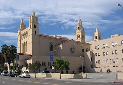 How to get to First Baptist Church of Los Angeles with public transit - About the place