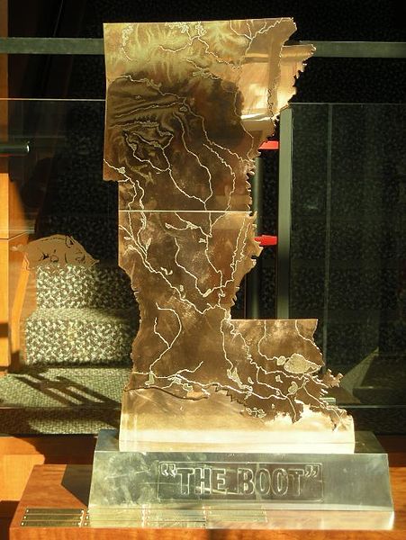 File:The boot (lsu-arkansas).jpg