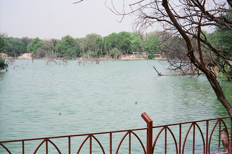 File:Huaz Khas lake.JPG