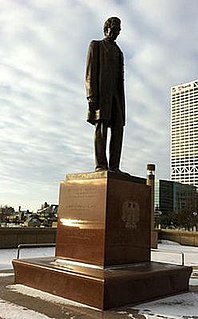 Statue of Abraham Lincoln (Milwaukee) artwork by Gaetano Cecere