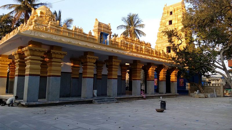 File:Siddeshwara Swamy temple.jpg