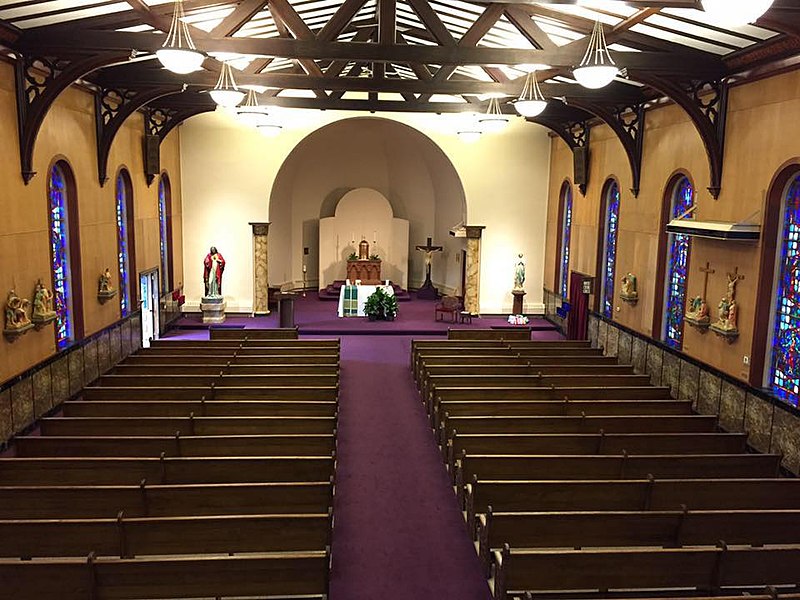 File:Sharon, Pennsylvania - Sacred Heart Church Interior.jpg