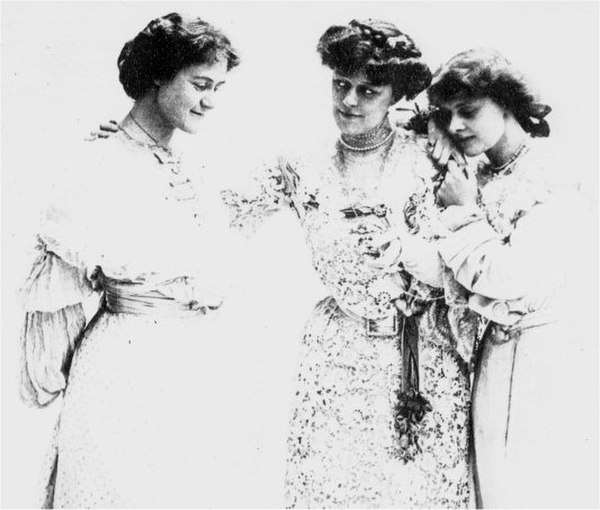 Mary (left), Agatha (centre) and Catherine in the 1902 production.