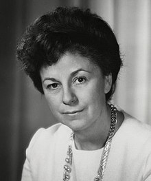 La baronne Llewellyn-Davies de Hastoe 1967.jpg