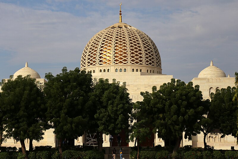 File:Sultan Qaboos Grand Mosque in Muscat, Oman.jpg