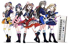 Poppin'Party в рекламном произведении второго сезона BanG Dream !. Слева направо: Сая, Рими, Касуми, Тэ, Ариса