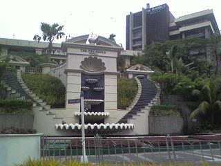 <span class="mw-page-title-main">Manila Peninsula siege</span> 2007 standoff in Makati, Philippines