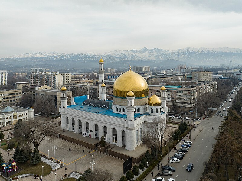 File:Алматы, центральная мечеть сверху (1).jpg