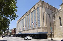 Dillard's occupied only two floors of the flagship store's southwest wing. The store closed in August 2008 and the building now awaits redevelopment. Joskes SW Wing.jpg