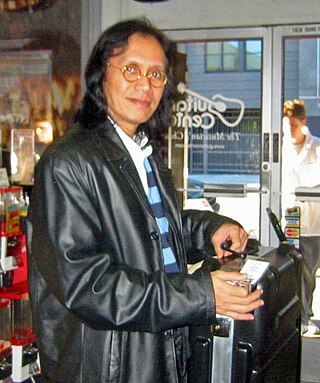 <span class="mw-page-title-main">Rey Valera</span> Filipino singer, songwriter, music director and host