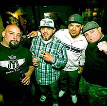 King Syze (links), met Planetary, Zilla en Vinnie Paz.