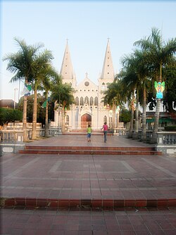 Turbaco Plaza, Kirche Santa Catalina.