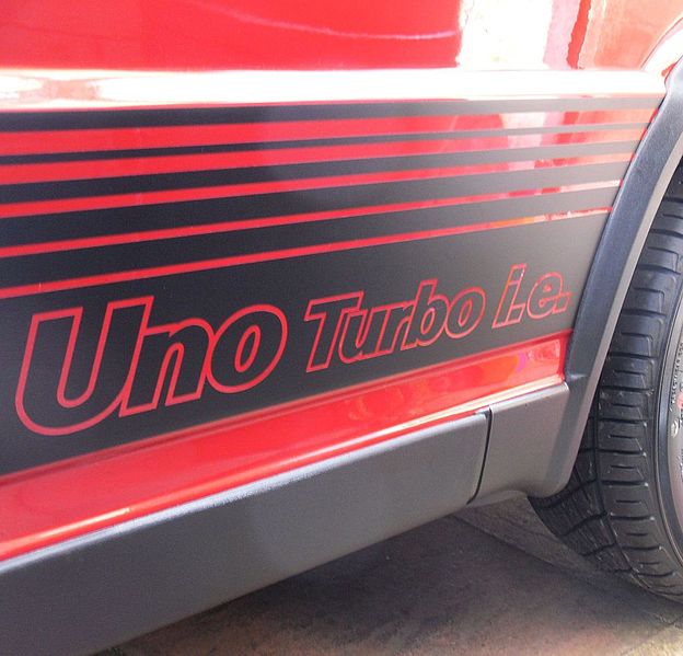 File:First Series Fiat Uno Turbo i.e. Body Graphics (1988 model).jpg