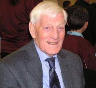 <span class="mw-page-title-main">Les Shannon</span> English football player and manager (1926–2007)