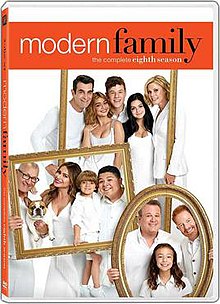 Modern Family S8 DVD.jpg