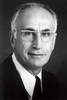 <span class="mw-page-title-main">Armen Alchian</span> American economist (1914–2013)