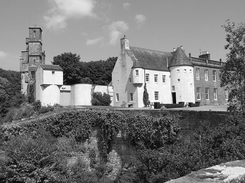 File:Lauriston Castle Aberdeenshire 1.JPG