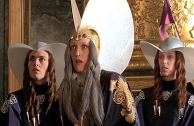 Reverend Mother Mohiam (Zuzana Geislerová) and other Bene Gesserit, from the Dune miniseries (2000)